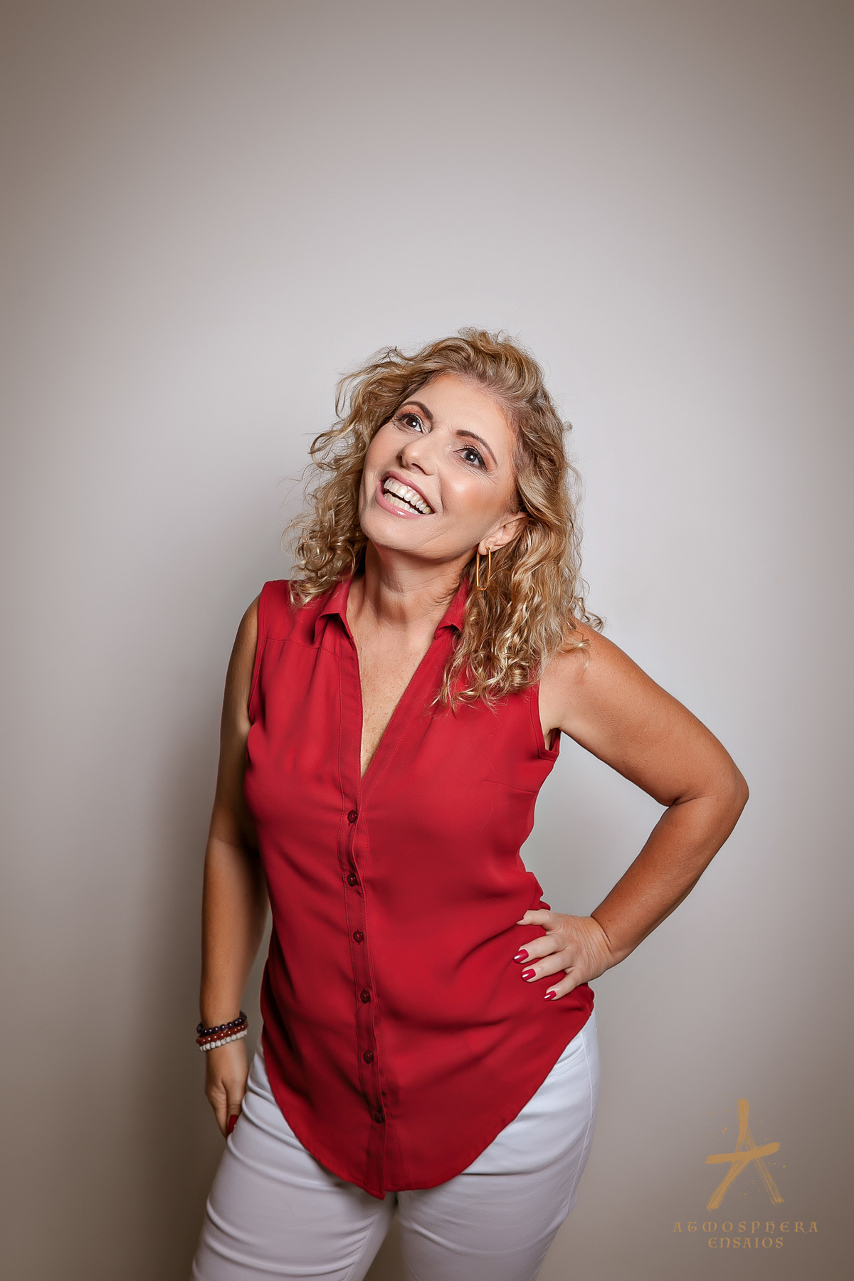 sexologa ensaio fotografico neise galego sexo educação coaching terapeuta holistica terapia sexual para casais mulheres homens
careta roupa vermelha mulher retrato alegre feliz contente