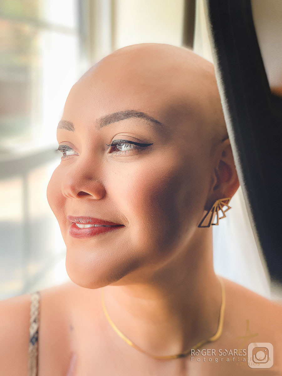 ensaio sensual guiado remoto internet brasil eua boston mulher brasileira quimioterapia história cirurgia cancer de mama superação vida luta esperança deus fé amor família filhos filha ressignificação morena boca lábios tenra baton make