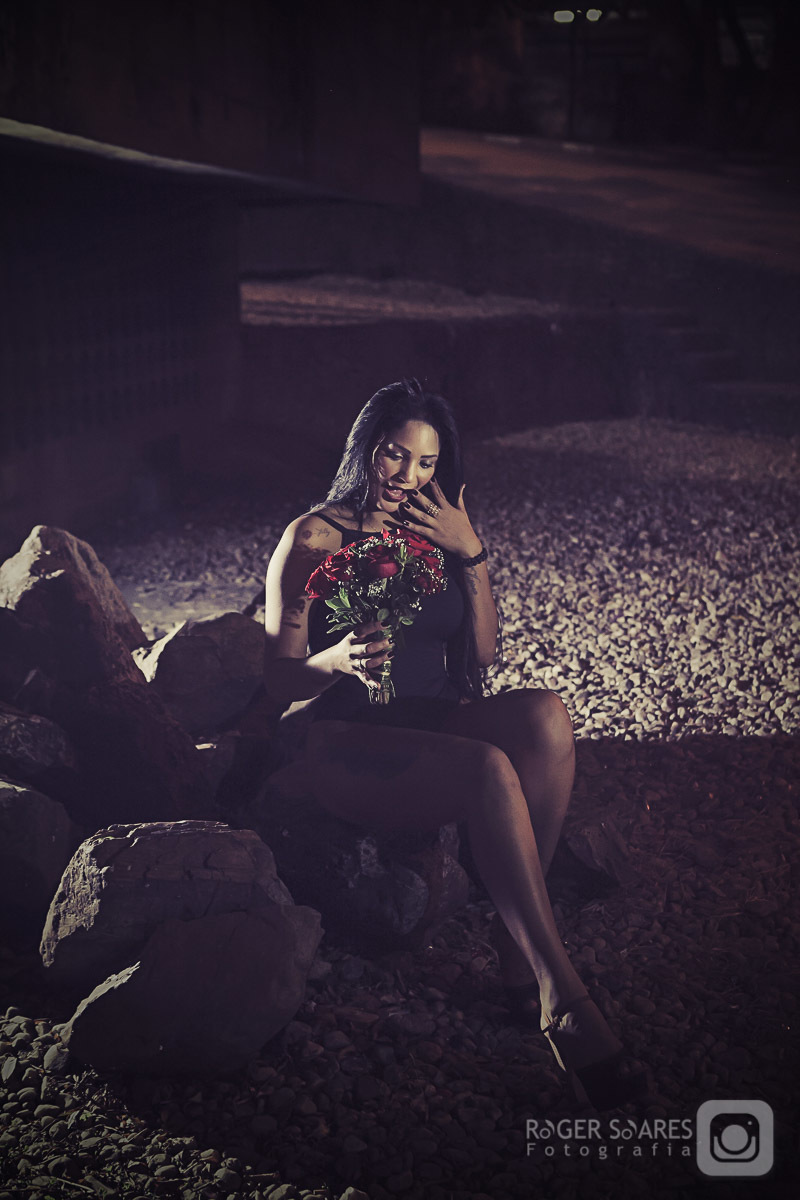 Ensaio sensual book feminino boudoir sexy calcinha lingerie cabelos longos pretos morena negra lisos olhar boca  maravilhosa linda maquiagem makeup avenida paulista masp pedras