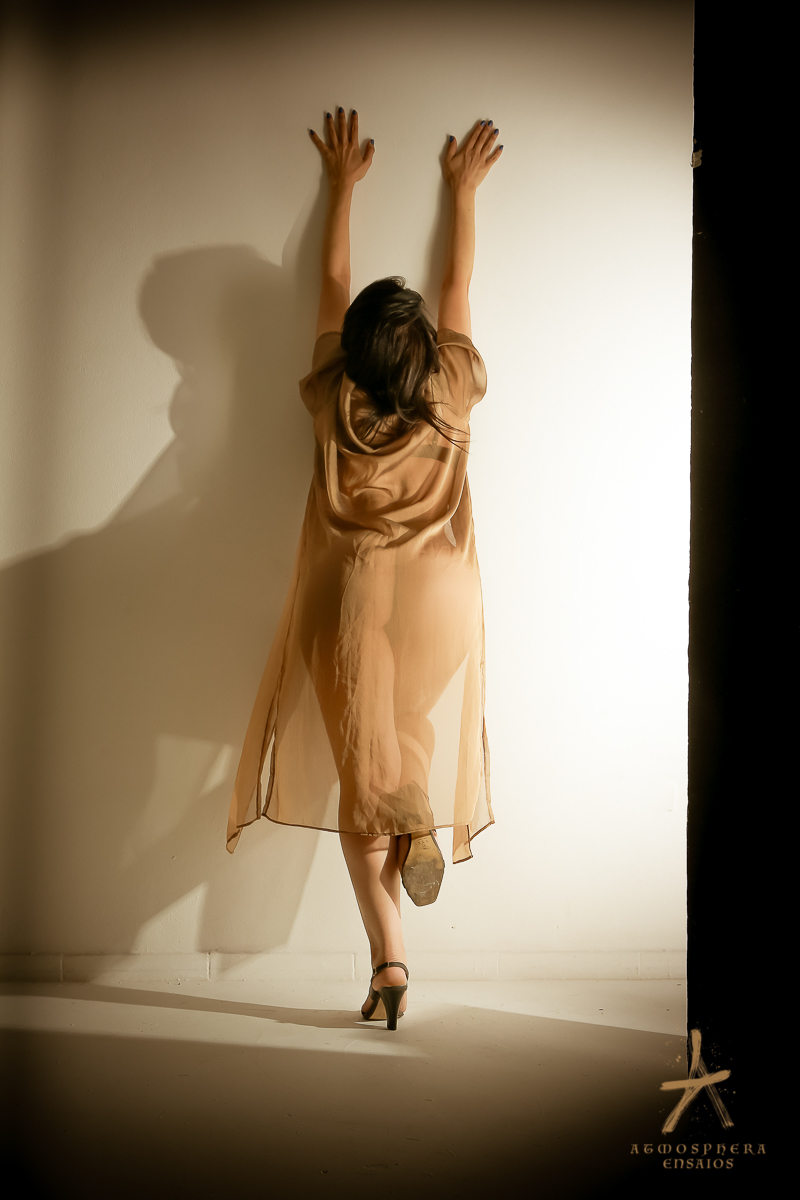 Ensaio Fotográfico Feminino Sensual Estúdio SP PAULISTA locação i9 casual boudoir moda luzes maquiagem profissional mulher brasileira dança dançarina promotra branca corpo sexy seu quero fazer meu ensaio sensual artistico nudez seios bumbum