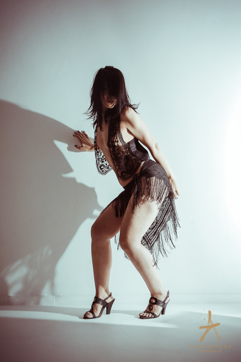 Ensaio Fotográfico Feminino Sensual Estúdio SP PAULISTA locação i9 casual boudoir moda luzes maquiagem profissional mulher brasileira dança dançarina promotra branca corpo sexy seu quero fazer meu ensaio sensual artistico nudez seios bumbum