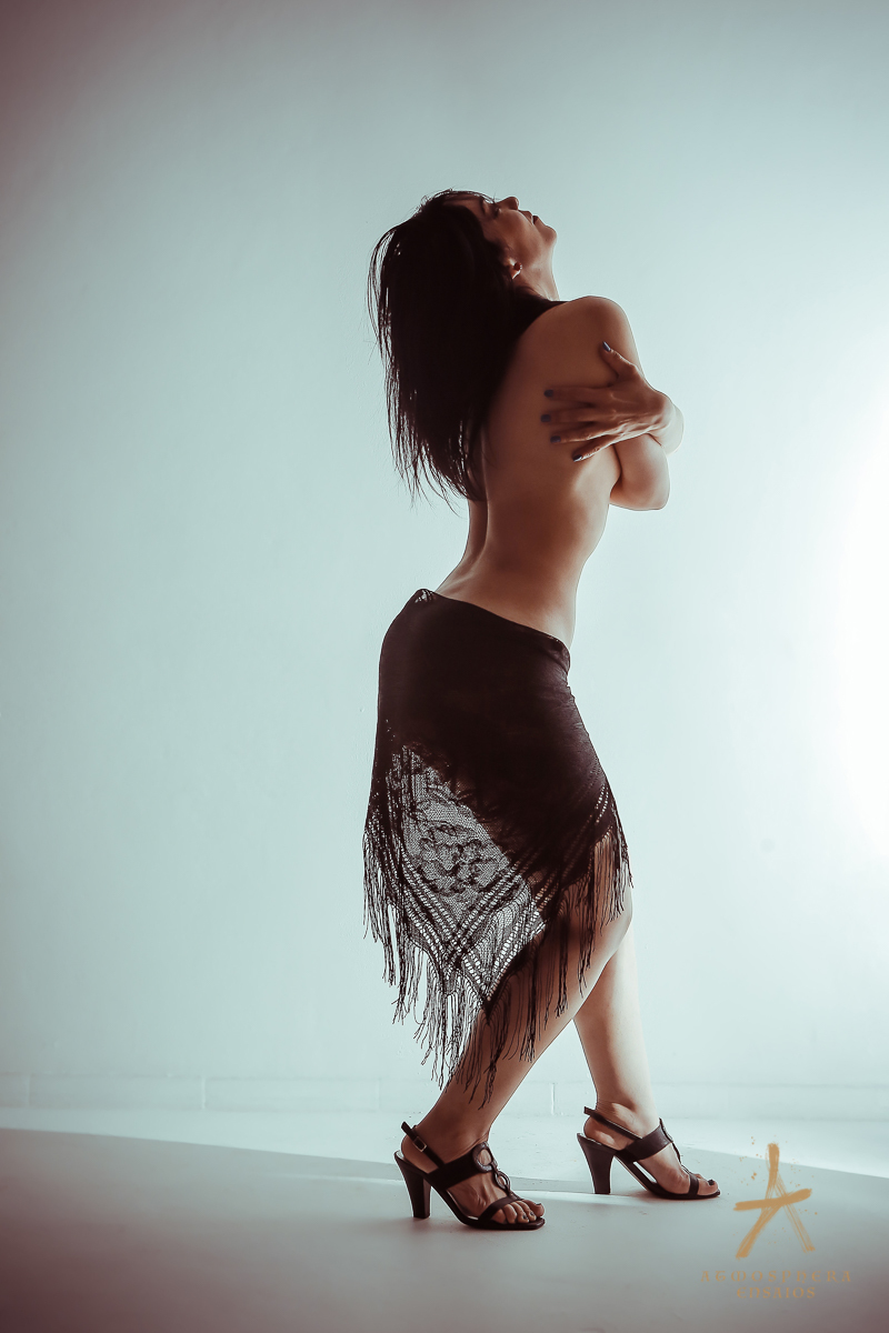 Ensaio Fotográfico Feminino Sensual Estúdio SP PAULISTA locação i9 casual boudoir moda luzes maquiagem profissional mulher brasileira dança dançarina promotra branca corpo sexy seu quero fazer meu ensaio sensual artistico nudez seios bumbum