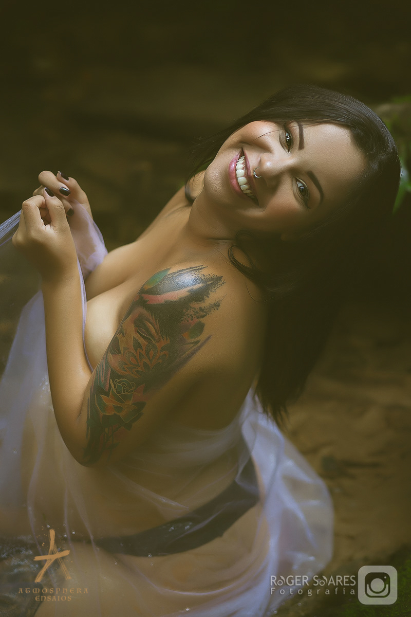 Ensaio Gestante Natureza Pregnant Cachoeira Agua Pureza Sensualidade Amor Mãe Filho Gestação Gestacional Fotografico Fotos mulher brasileira cabelo longos fotografo profissional Paranapiacaba maquiagem penteado externo edição livro book fotografia