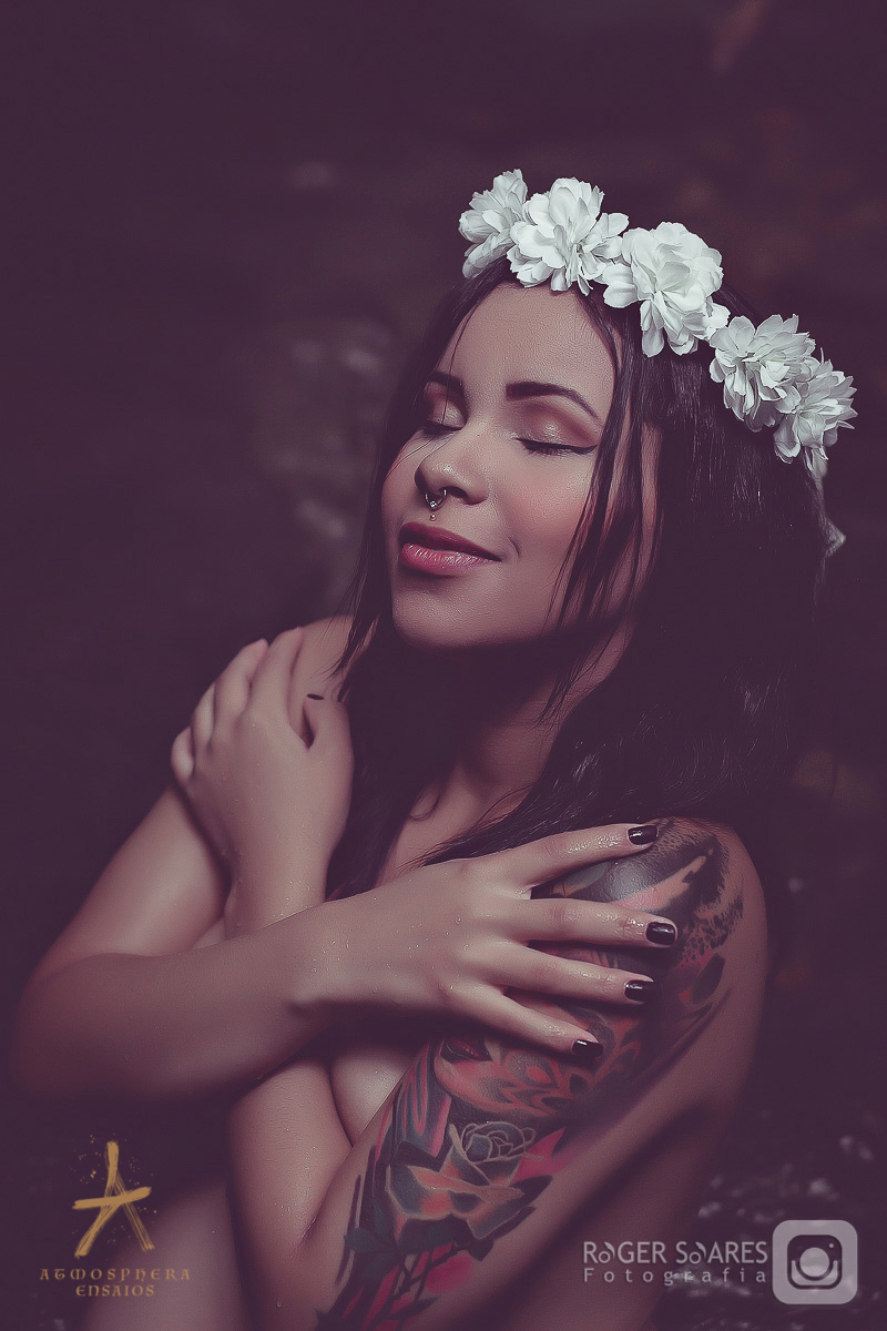 Ensaio Gestante Natureza Pregnant Cachoeira Agua Pureza Sensualidade Amor Mãe Filho Gestação Gestacional Fotografico Fotos mulher brasileira cabelo longos fotografo profissional Paranapiacaba maquiagem penteado externo edição livro book fotografia