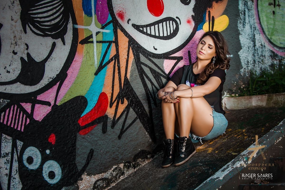 ENSAIO FOTOGRAFICO PROFISSIONAL DIVULGAÇÃO PROMOCIONAL PUBLICIDADE PROPAGANDA ARTISTA MÚSICA CANTORA MUSICISTA GUITARRA VIOLÃO CANTO MULHER MÃE ESPOSA CELEBRIDADE VESTIDO LOOKS MODA PRODUÇÃO MAQUIAGEM MAQUIADORA FOTOS IMAGENS ARTISTICAS