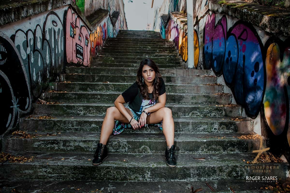 ENSAIO FOTOGRAFICO PROFISSIONAL DIVULGAÇÃO PROMOCIONAL PUBLICIDADE PROPAGANDA ARTISTA MÚSICA CANTORA MUSICISTA GUITARRA VIOLÃO CANTO MULHER MÃE ESPOSA CELEBRIDADE VESTIDO LOOKS MODA PRODUÇÃO MAQUIAGEM MAQUIADORA FOTOS IMAGENS ARTISTICAS