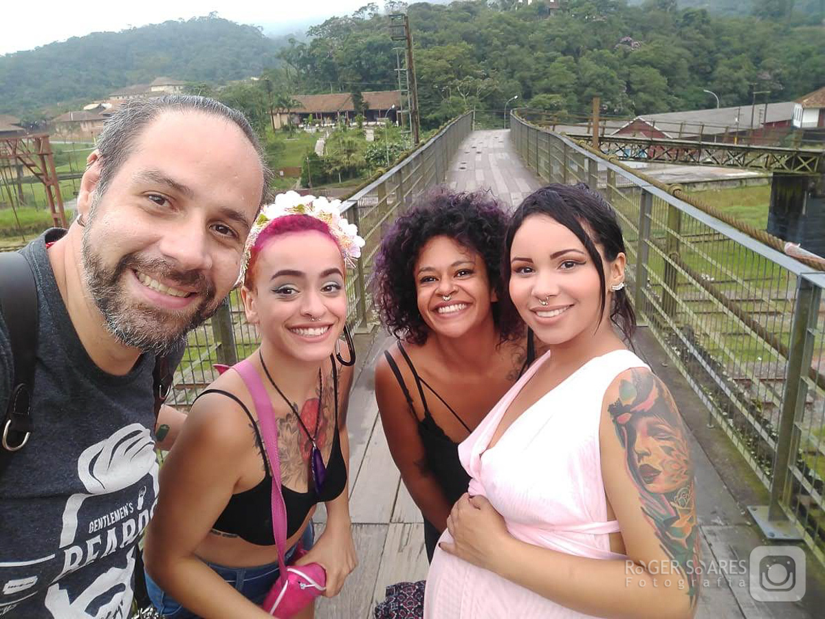 Aventuras making of ensaio gestante paranapiacaba maquiagem produção perrengues ensaio fotografico book gestacional bastidores vestido agua cachoeira equipe produtora maquiadora guia turistico tangará turismo