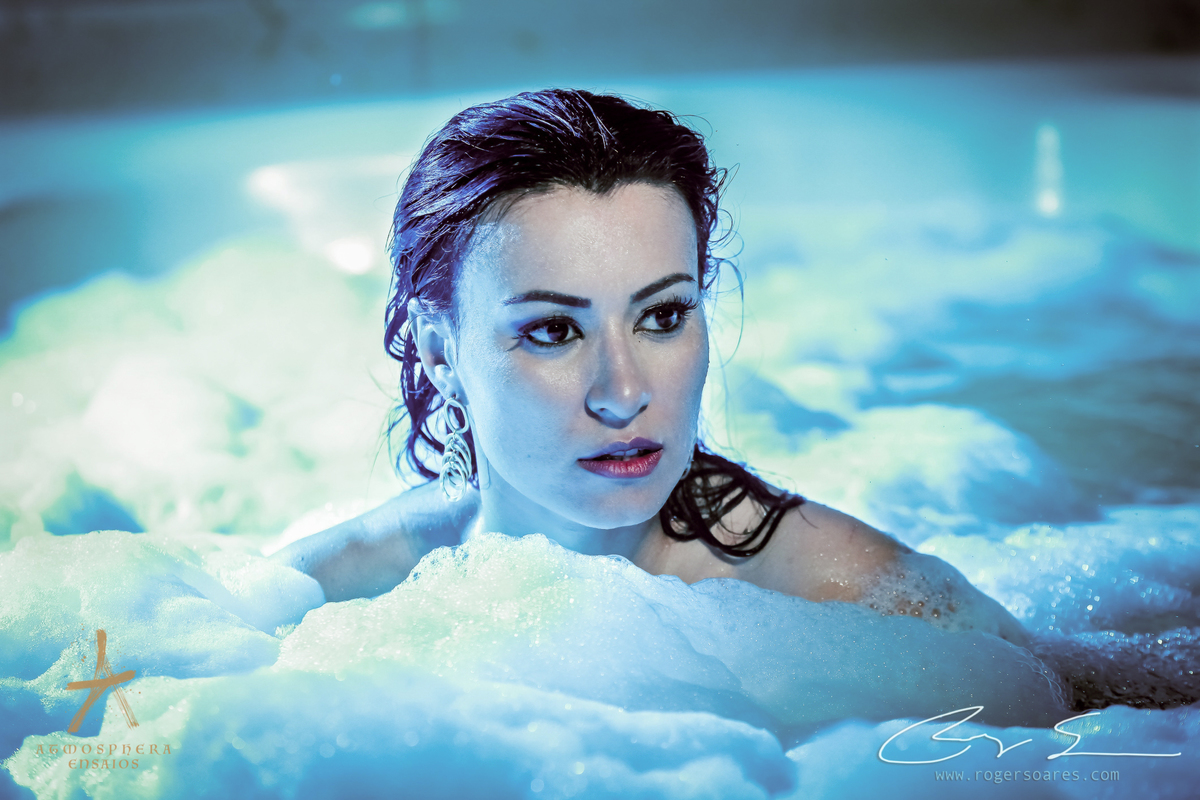 Ensaio book fotografico sensual casual feminino modelo model morena hidromassagem banheiro looks moda motel fashion santo andre são paulo sexy sensualidade calcinha lingerie make maquiagem cabelo penteado edição de imagem fotógrafo