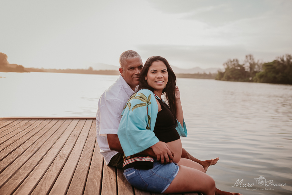 Ensaio fotografico gestante gravida na praia da Barra no Rio de Janeiro