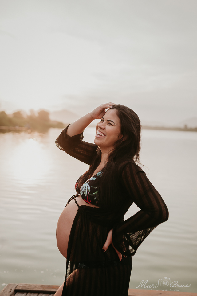 Ensaio fotografico gestante gravida na praia da Barra no Rio de Janeiro