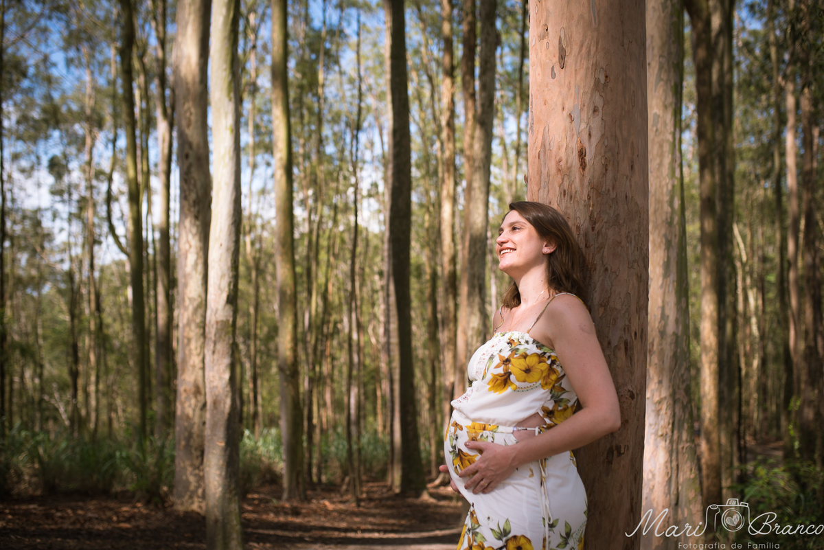 Fotografia de gestante em ambiente externo no RJ