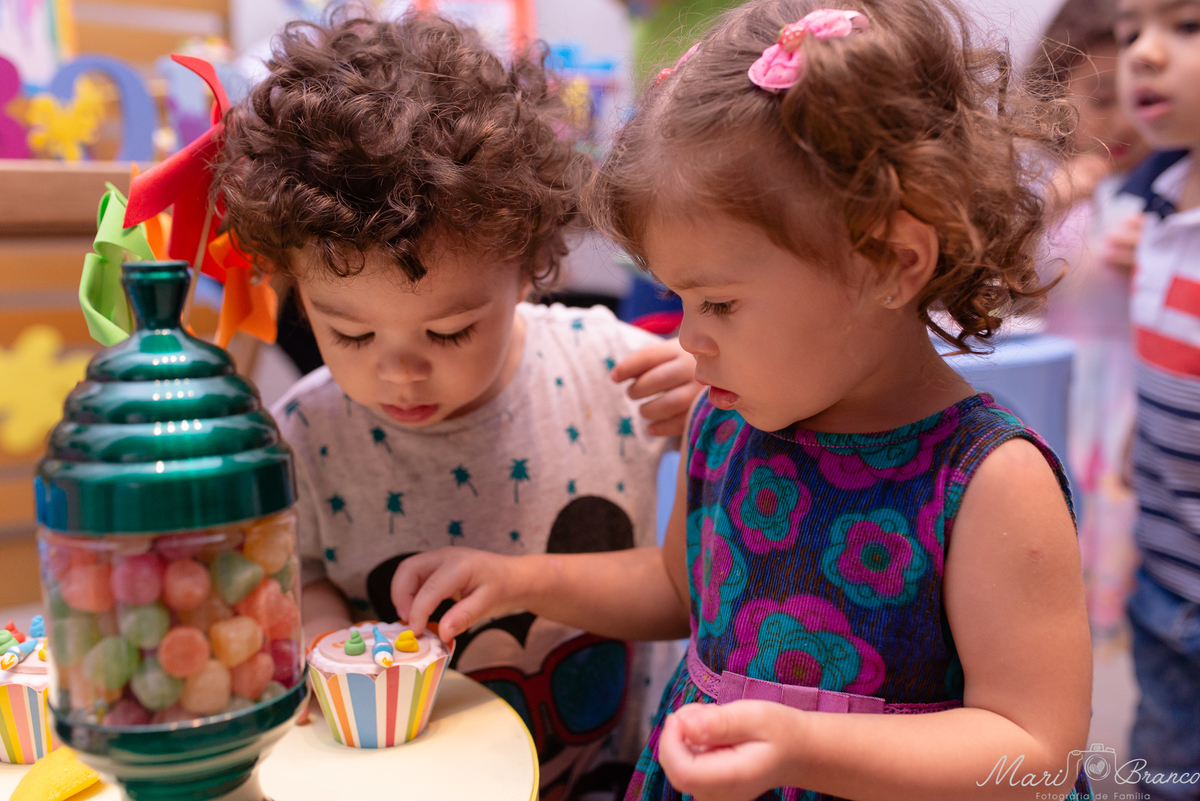 Festa Infantil 1 ano tema cores, pintura, colorida