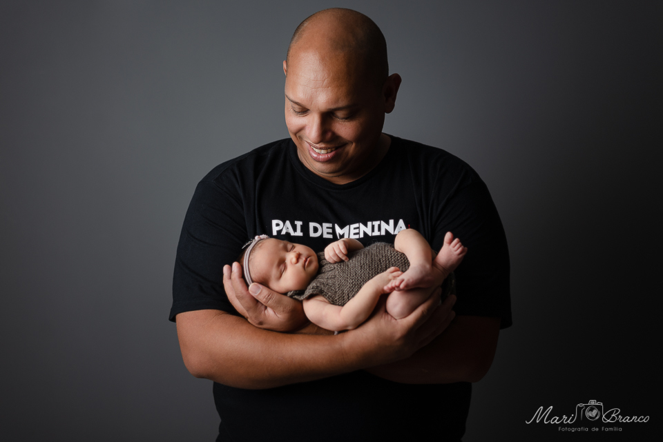 Ensaio de newborn de menina em estúdio em Freguesia, Jacarepaguá, Barra da Tijuca, Rio de Janeiro