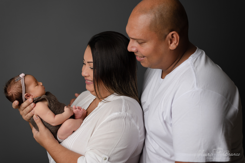 Ensaio de newborn de menina em estúdio em Freguesia, Jacarepaguá, Barra da Tijuca, Rio de Janeiro