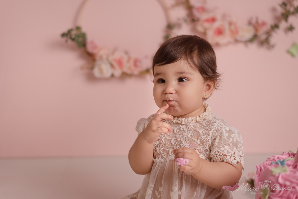 Ensaio Samsh the cake menina tema flores e jardim encantado Freguesia Jacarepagua
