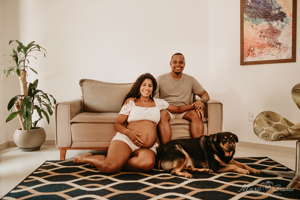 Fotografia ensaio gestante lifestyle em casa