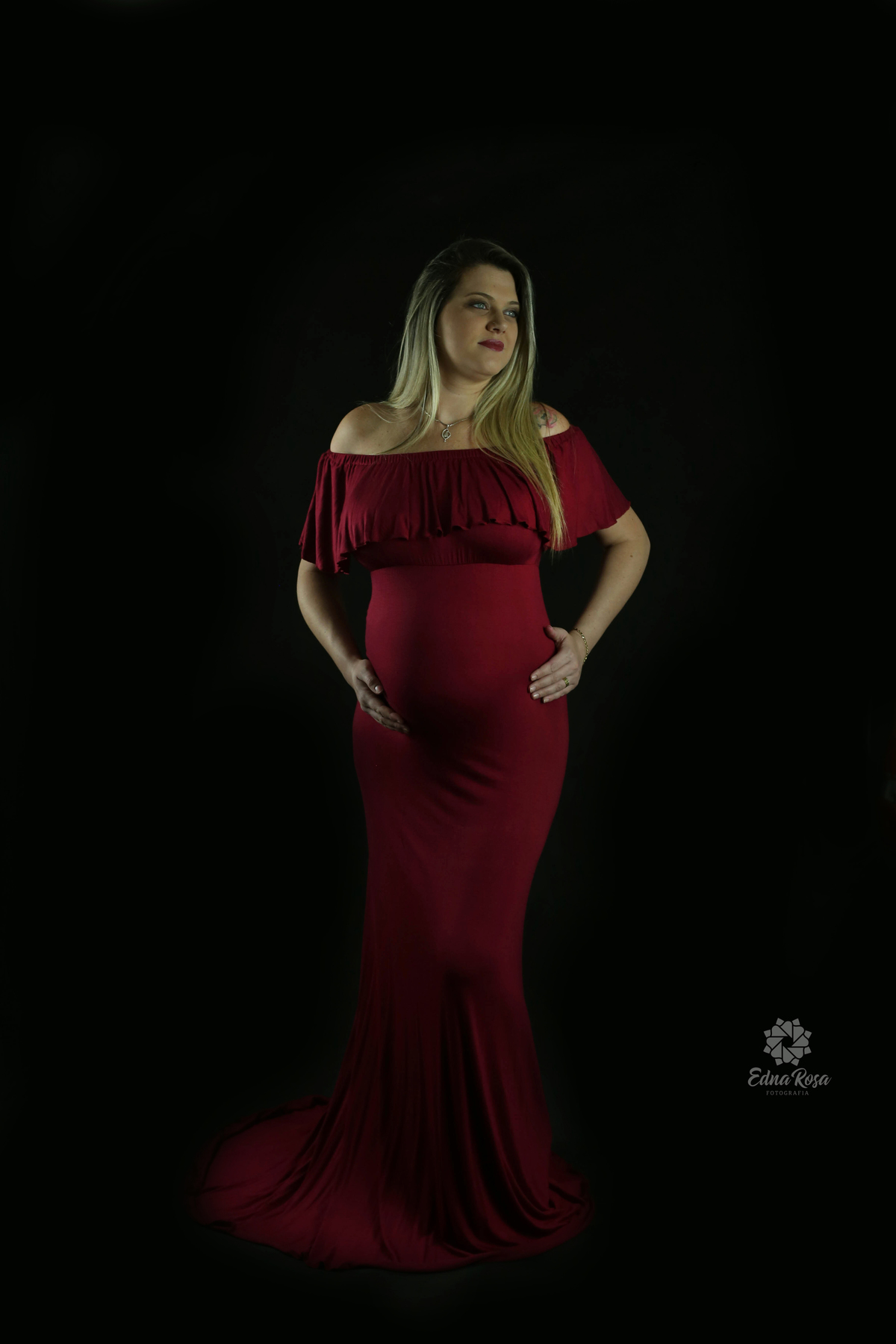 gestante com vestido vermelho ensaio de 29 semanas