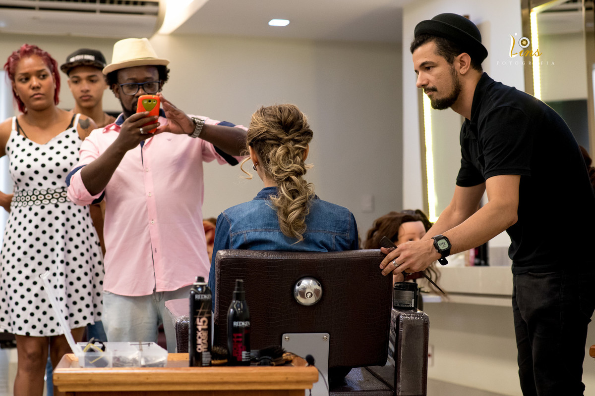 penteado com várias torções