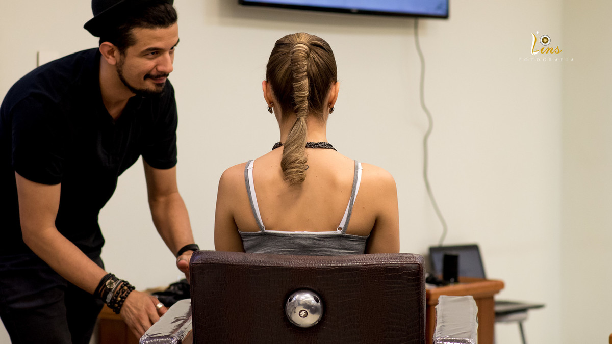 Penteado perfeito para rabo de cavalo com hairstylist Wagner Macedo