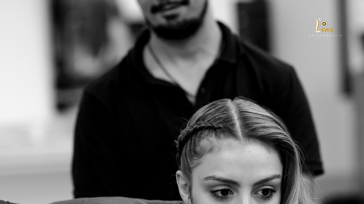 Trança estilo Fergie com muitos detalhes