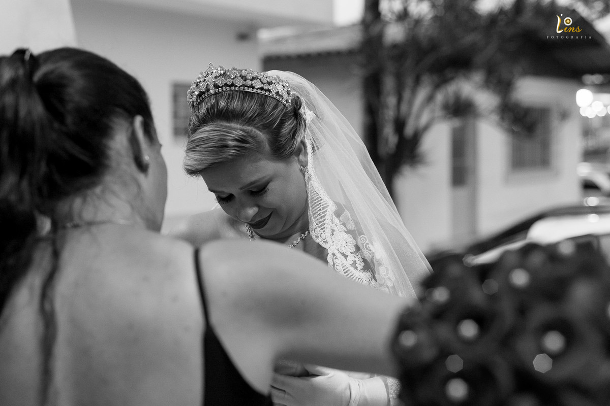 Últimos ajustes antes da noiva entrar