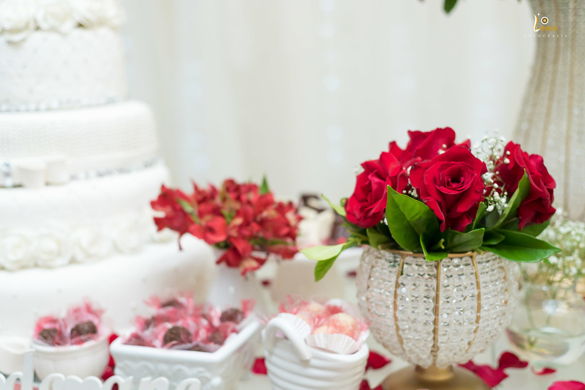 decoração vermelha para casamento buffet Maresa