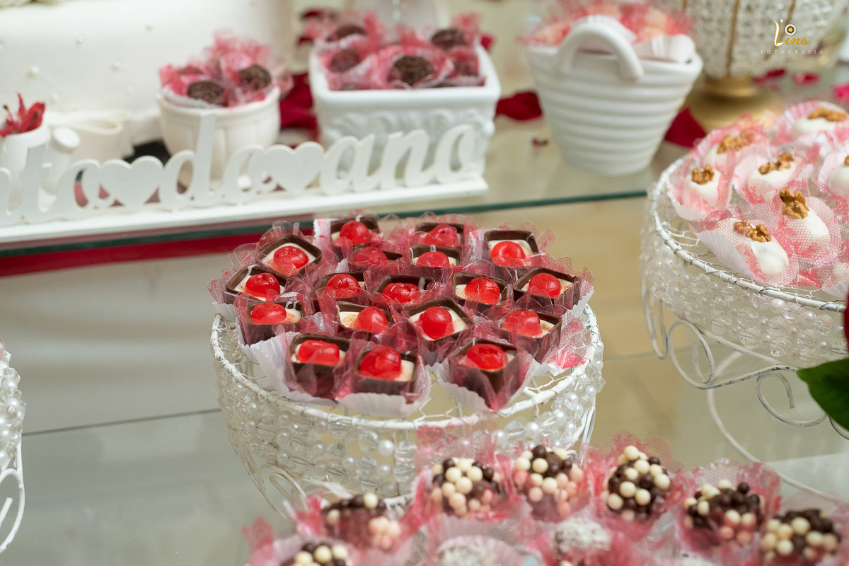 decoração vermelha para casamento buffet Maresa