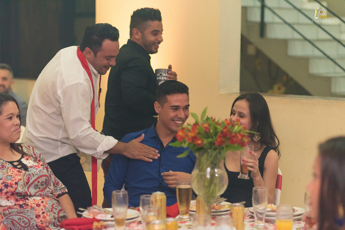 gravatinha do noivo junto com  padrinhos