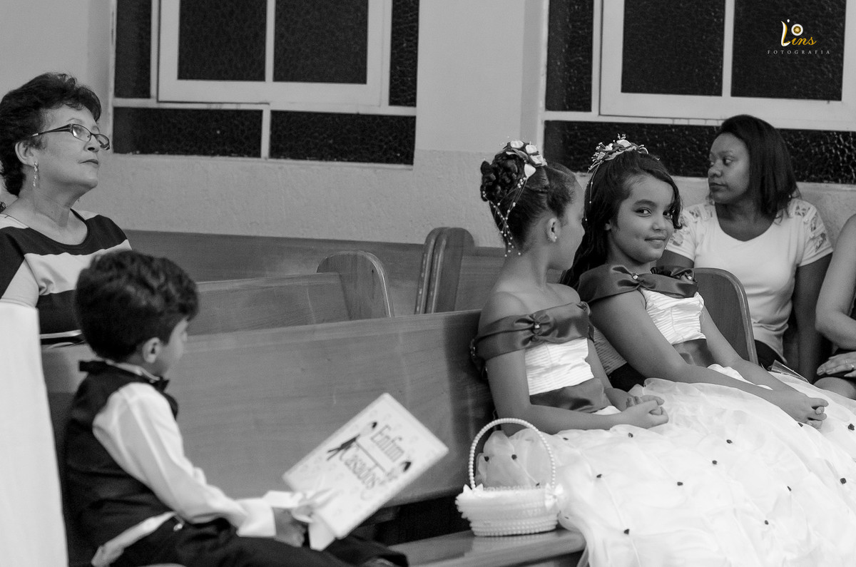 pagens conversando na cerimonia