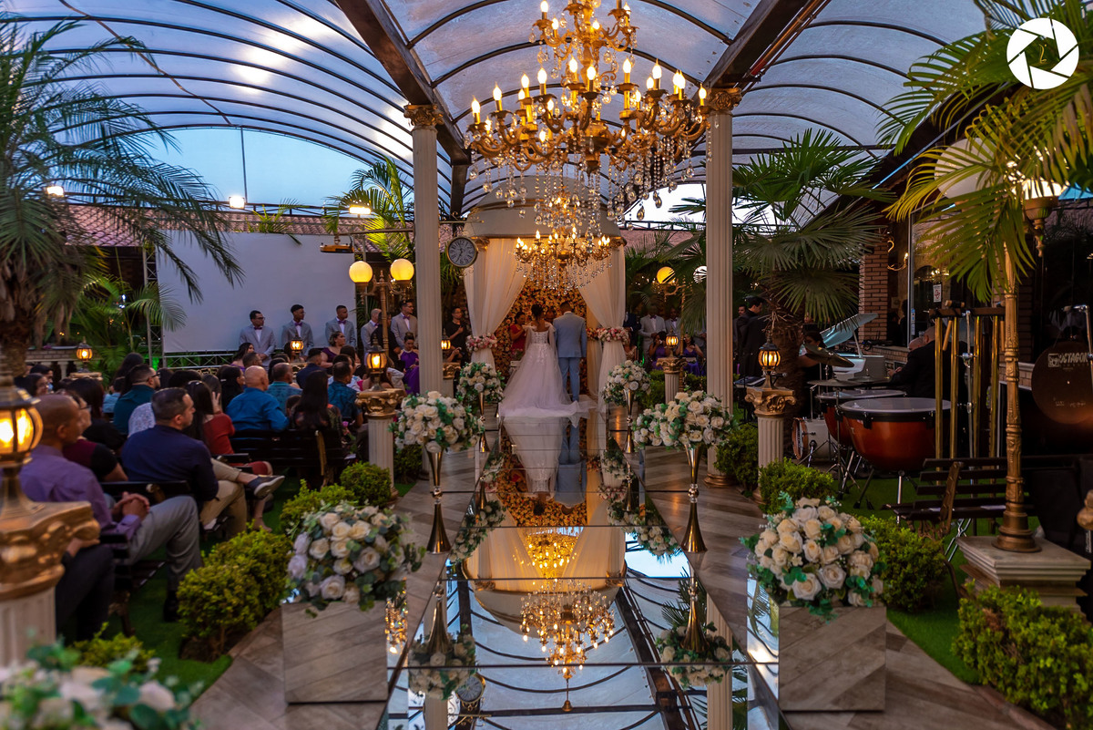 Lins_Fotografia de Casamento_Fotografo de Casamento_Cinegrafista de Casamento_ Espaço_Recanto Miami_Local Lindo_Cerimonia de Casamento_Guarulhos_Lagoa Azul_Decoração_Fotos Jornalisticas_Lustres_casal_ filmagem de casamento_drone_cine