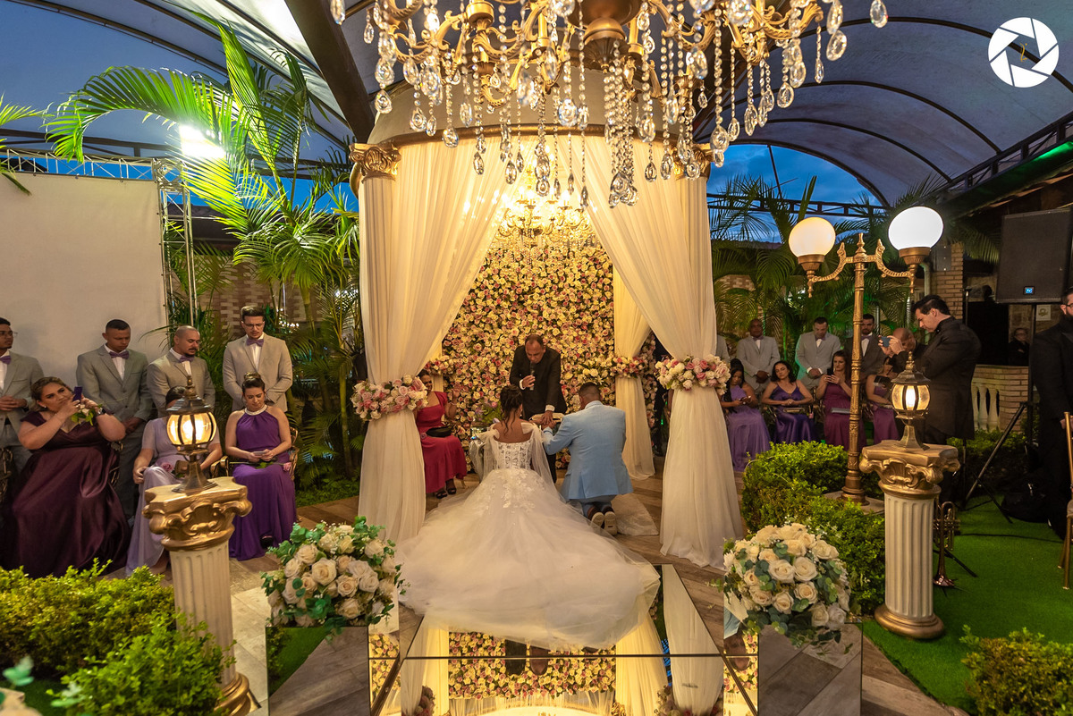 Lins_Fotografia de Casamento_Fotografo de Casamento_Cinegrafista de Casamento_ Espaço_Recanto Miami_Local Lindo_Cerimonia de Casamento_Guarulhos_Lagoa Azul_Decoração_Fotos Jornalisticas_Lustres_casal_oração_ filmagem de casamento_drone_cine