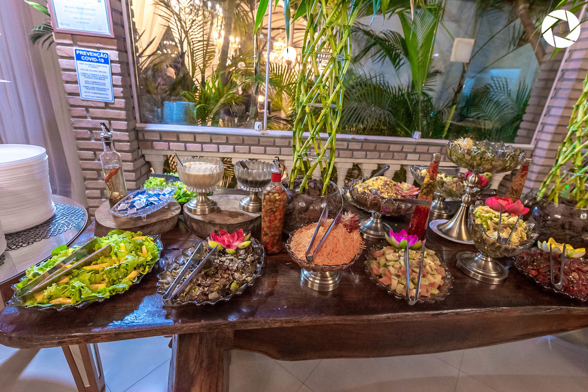 Casamento_Fotografo de Casamento_Cinegrafista de Casamento_ Espaço_Recanto Miami_Local Lindo_Cerimonia de Casamento_Guarulhos_Lagoa Azul_Decoração_Fotos Jornalisticas_Lustres_casal_Buffet_pratos_ filmagem de casamento_drone_barato