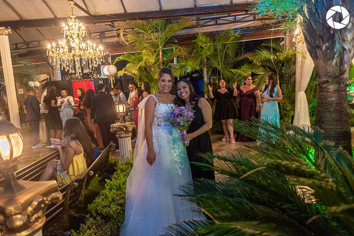 Casamento_Fotografo de Casamento_Cinegrafista de Casamento_ Espaço_Recanto Miami_Local Lindo_Cerimonia de Casamento_Guarulhos_Lagoa Azul_Decoração_Fotos Jornalisticas_Lustres_casal_piano_buquet_buque_noivinha