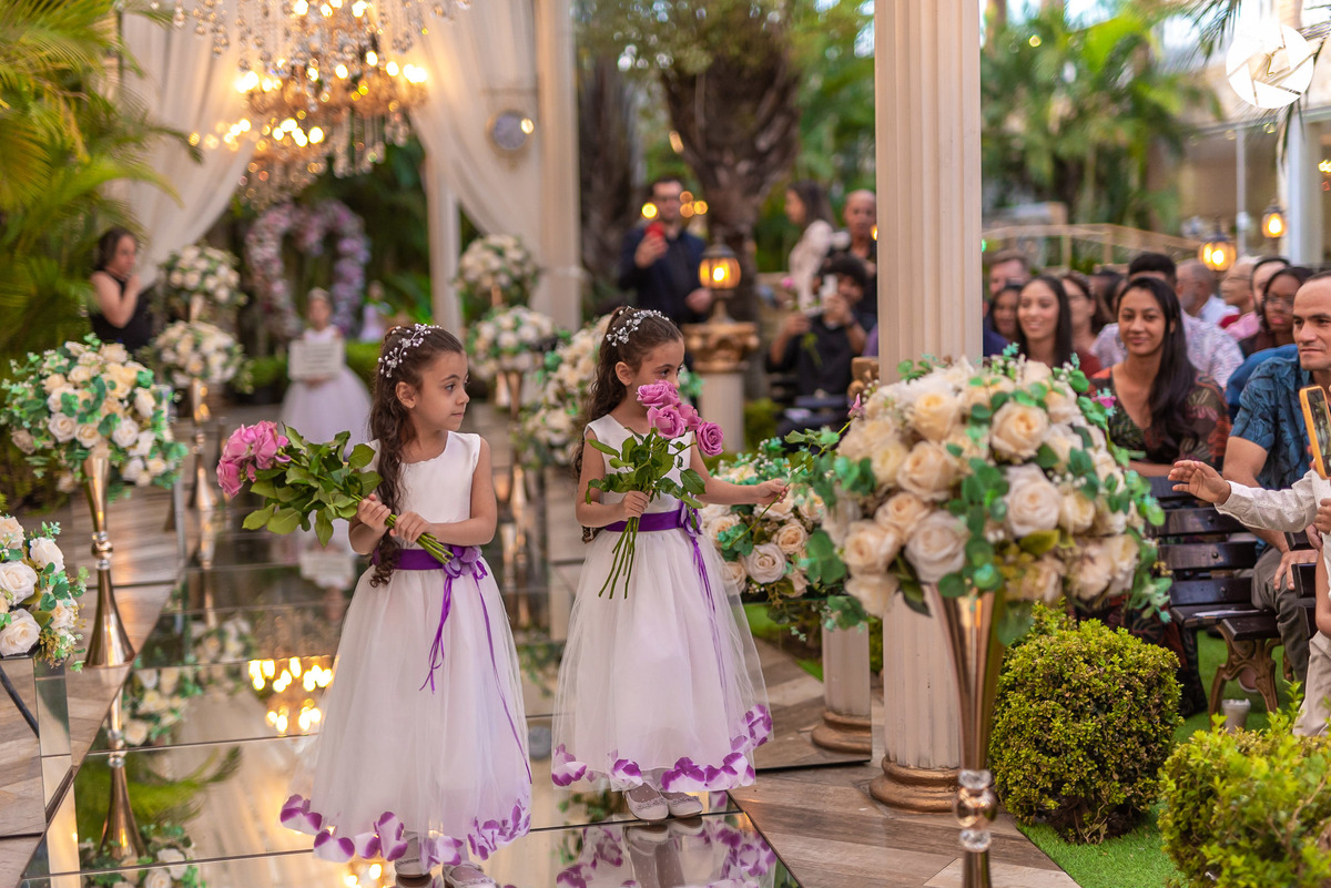 Casamento_Fotografo de Casamento_Cinegrafista de Casamento_ Espaço_Recanto Miami_Local Lindo_Cerimonia de Casamento_Guarulhos_Lagoa Azul_Decoração_Fotos Jornalisticas_Lustres_casal_balada_dança_noivinha_Foto_entrada do noivo_daminhas de honra_Cine_Drone