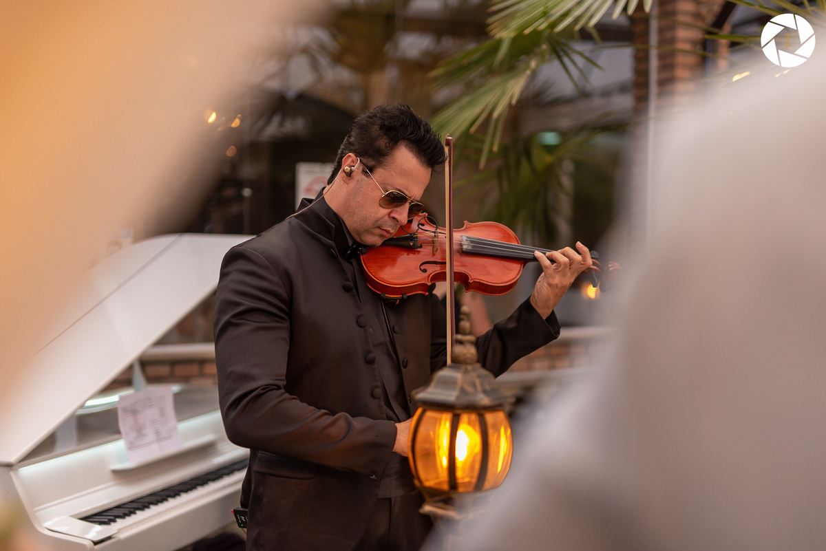 Casamento_Fotografo de Casamento_Cinegrafista de Casamento_ Espaço_Recanto Miami_Local Lindo_Cerimonia de Casamento_Guarulhos_Lagoa Azul_Decoração_Fotos Jornalisticas_Lustres_casal_Foto_violino_musicas_ filmagem de casamento_drone_cine