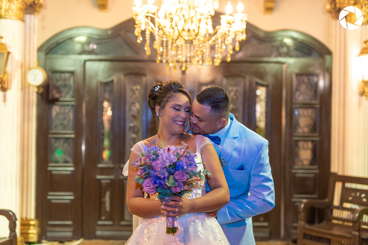 Casamento_Fotografo de Casamento_Cinegrafista de Casamento_ Espaço_Recanto Miami_Local Lindo_Cerimonia de Casamento_Guarulhos_Lagoa Azul_Decoração_Fotos Jornalisticas_Lustres_casal_Foto_pousada