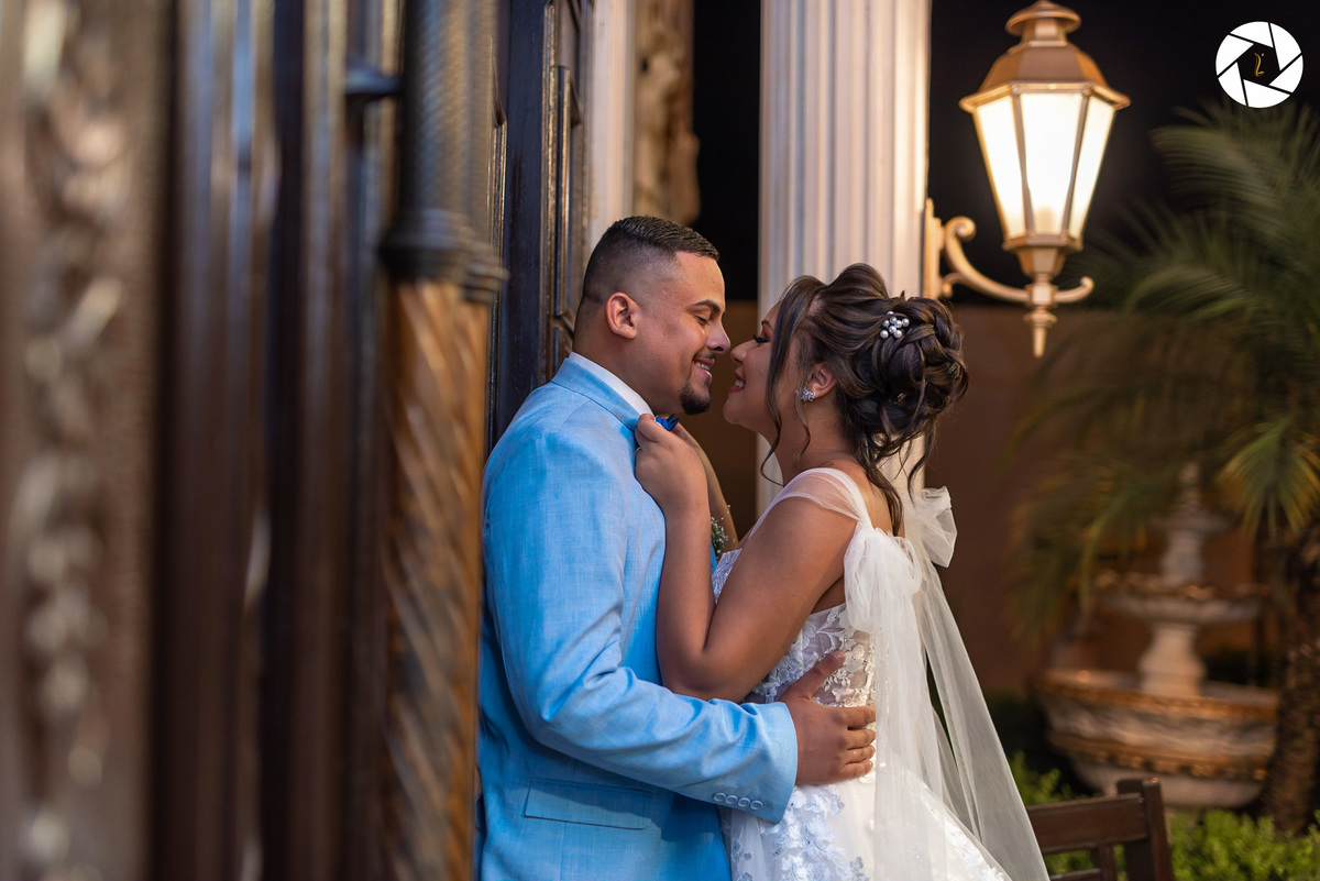 Casamento_Fotografo de Casamento_Cinegrafista de Casamento_ Espaço_Recanto Miami_Local Lindo_Cerimonia de Casamento_Guarulhos_Lagoa Azul_Decoração_Fotos Jornalisticas_Lustres_casal_Foto_pousada
