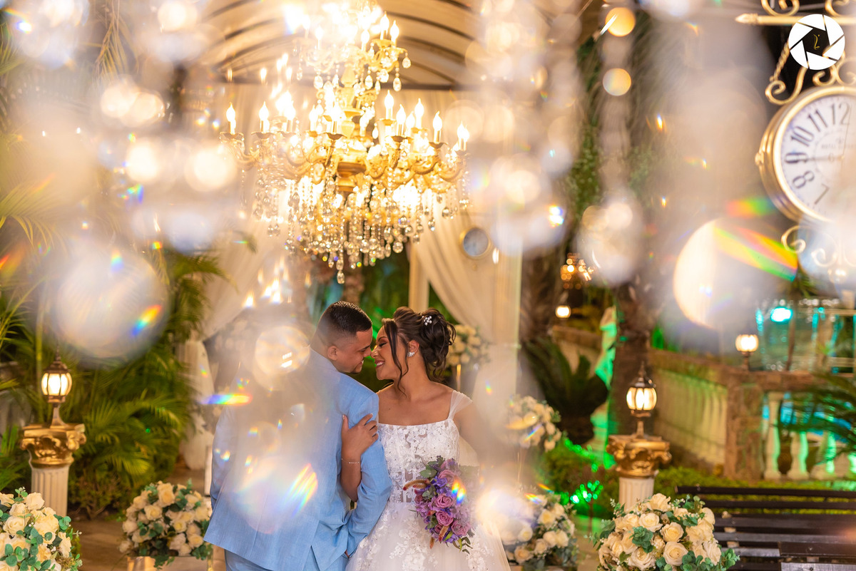 Casamento_Fotografo de Casamento_Cinegrafista de Casamento_ Espaço_Recanto Miami_Local Lindo_Cerimonia de Casamento_Guarulhos_Lagoa Azul_Decoração_Fotos Jornalisticas_Lustres_casal_Foto_pousada