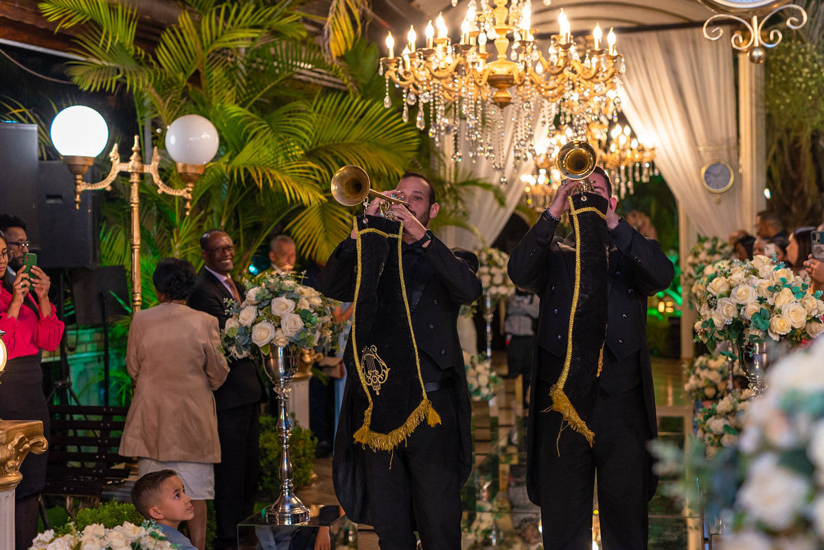 fotografo de casamento_musica_fotografia de casamento_foto e video_noivado_recanto miami_espaço para casamento_vestido de noiva_foto linda_pos casamento_buque_pose de casal_fotos de drone_foto _clarim_entrada da noiva