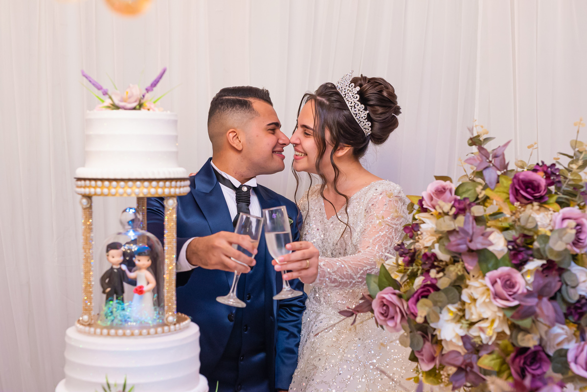 fotografia de casamento_foto e video_noivado_recanto miami_espaço para casamento_vestido de noiva_foto linda_pos casamento_buque_pose de casal_fotos de drone_cascata de chocolate