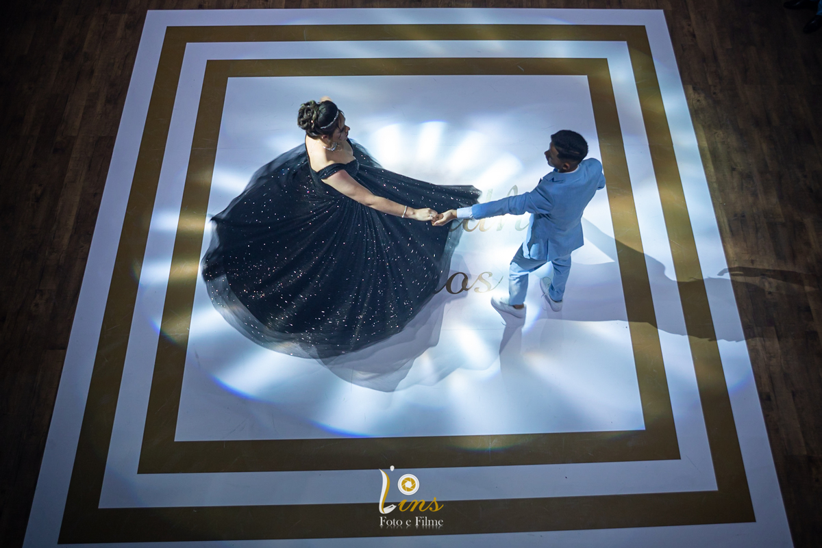 f_fotografo de eventos_foto 15 anos_festa 15 anos_espaço fernandes_vestido 15 anos_maquiagem 15 anos_salão de festa_valsa 15 anos_salão com pista de dança_vestido preto