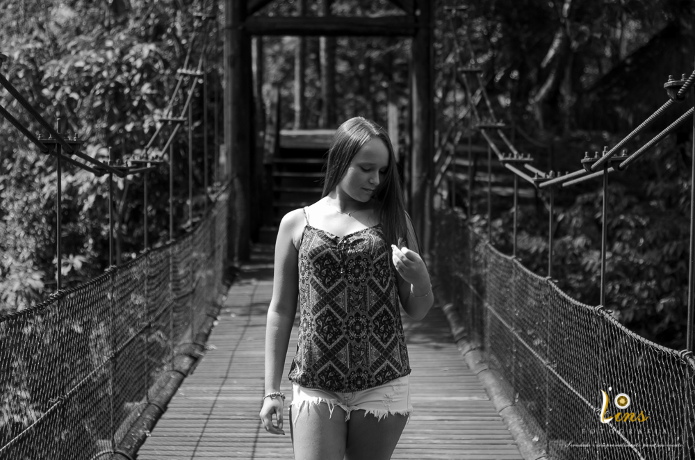 debutante posando em seu ensaio pré evento