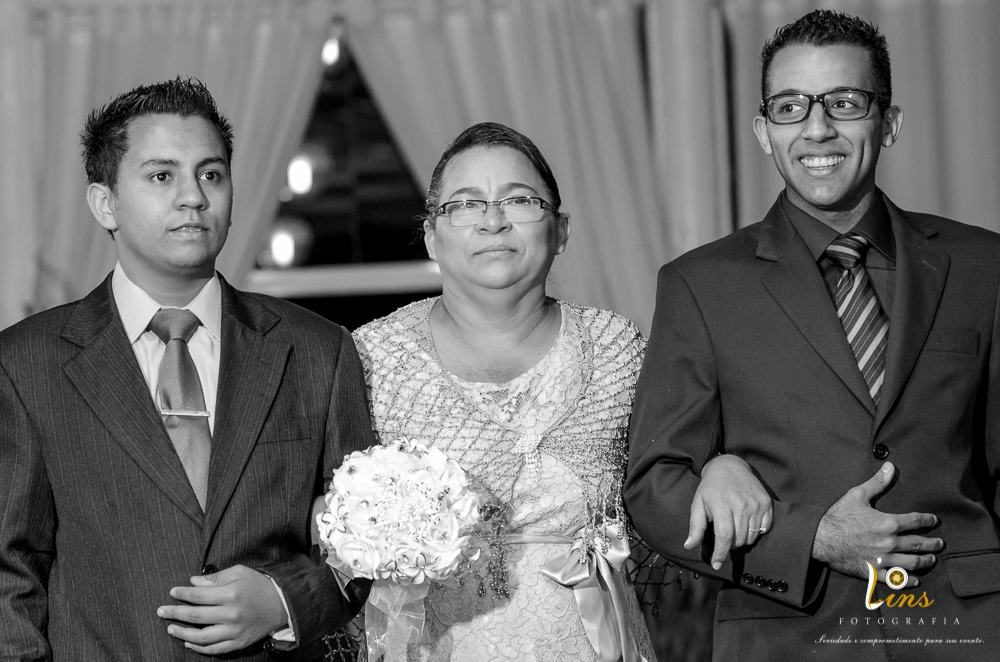 entrada da esposa com seus filhos bodas de prata