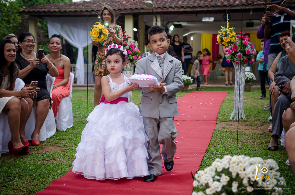 entrada das alianças em casamento