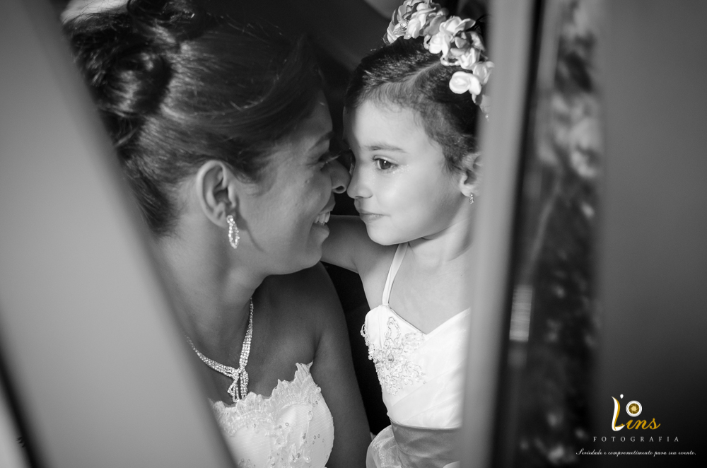 noiva descontraída antes de chegar em casamento