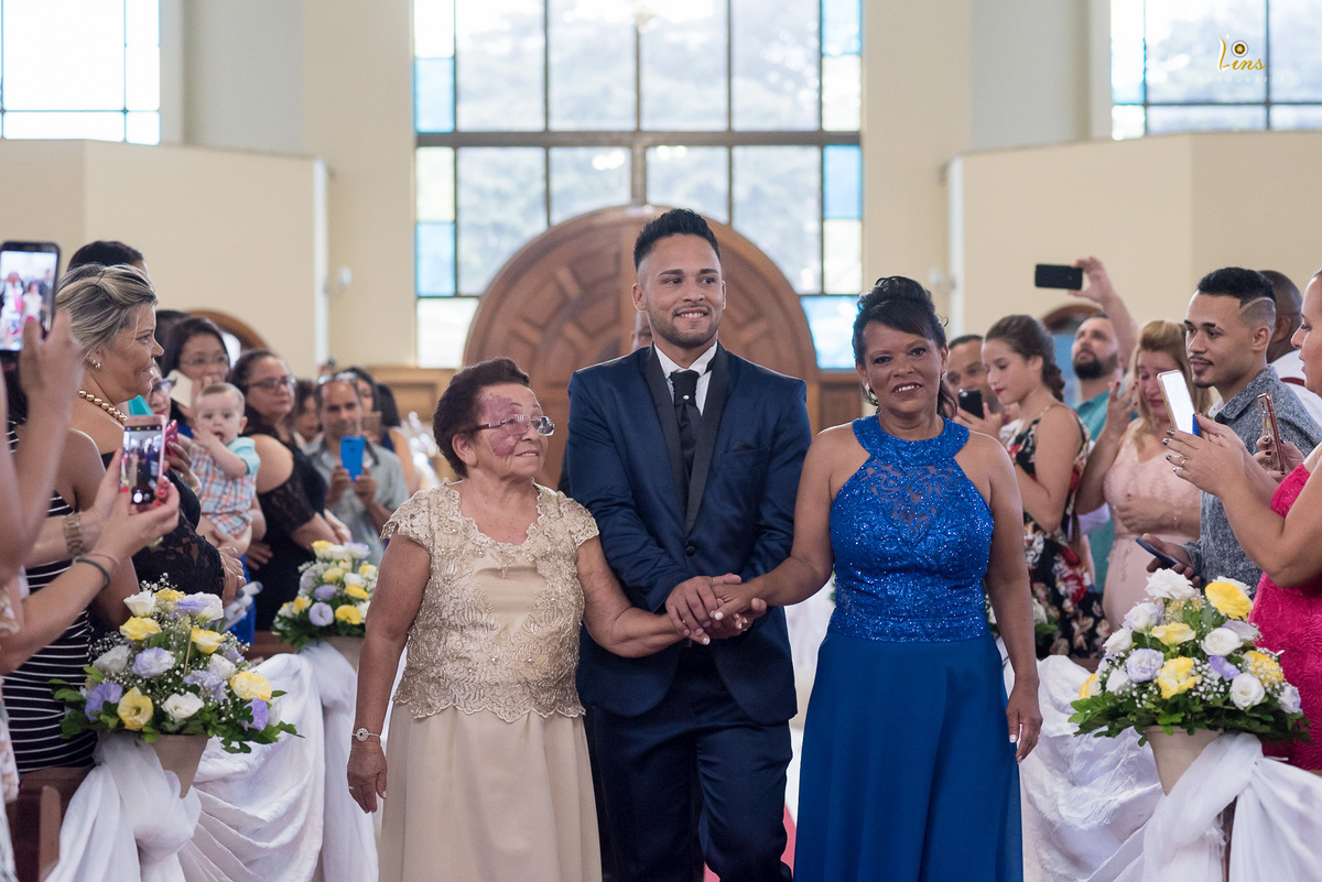 entrada do noivo na igreja,casamento em guarulhos, fotografo de casamento em guarulhos 