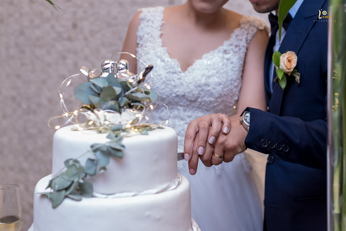 corte do bolo em festa de casamento Guarulhos, casamento espaço são Martinho eventos