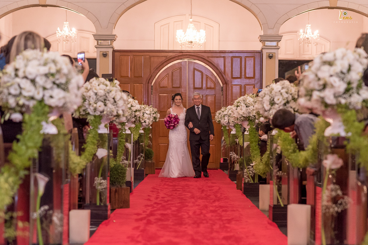 entrada da noiva na igreja, casamento igreja católica em guarulhos, fotografo de casamento em guarulhos SP