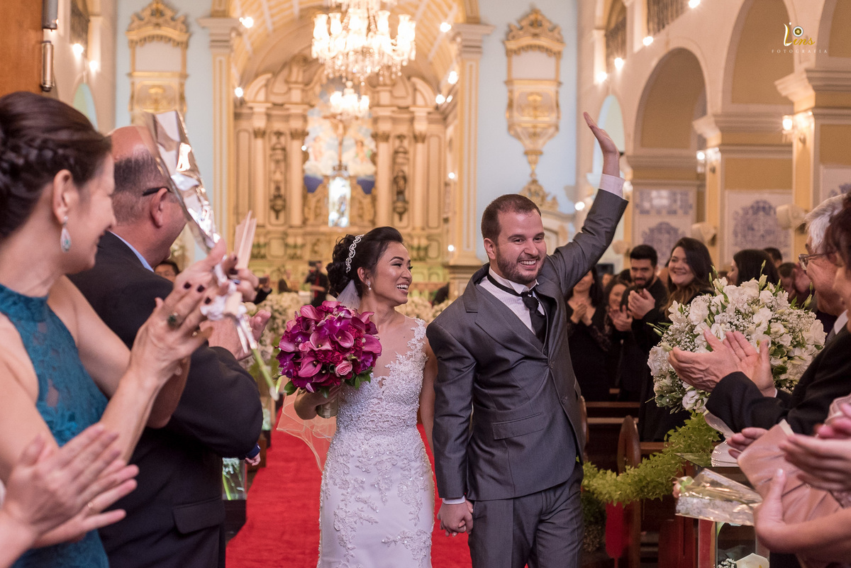 saída dos noivos após o casamento, casamento em guarulhos, fotografo de casamento em guarulhos sp 