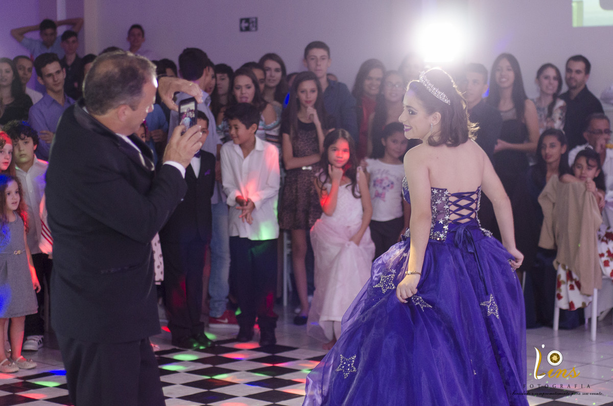 momento da balada em festa de debutante